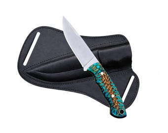 Ręcznie wykonany nóż myśliwski ze stali D2, rękojeść z żywicy sosnowej, ostrze stałe ze skórzaną pochwą