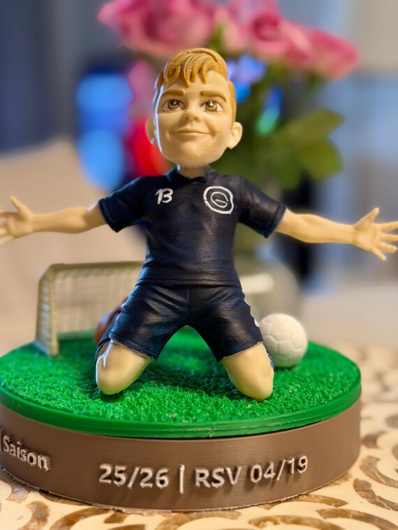 Custom 3D Figurine from Photo with Custom Object – Realistic/Animated, 4 Colors — photo 4 (ref 4DF709B5)