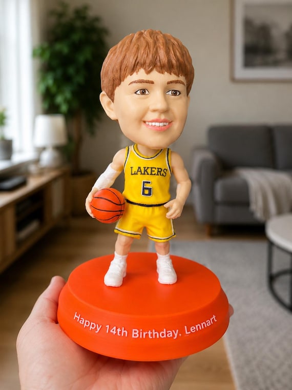 Custom 3D Photo Figurine | Realistic Animated Statue, Café Decor (Up to 4 Colors) — photo 1 (ref D328EC24)
