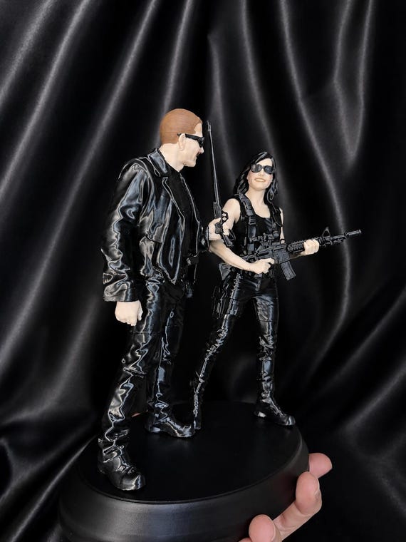 Personalized 3D Figurine from Photo | Max 4 Colours | Silk Black — photo 2 (ref 37BF1882)