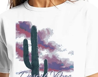 Camiseta Desert Vibes, camiseta con gráfico del desierto, camiseta con cactus, estética del desierto, camiseta con saguaro, cactus, camiseta Heritage recortada para mujer Champion
