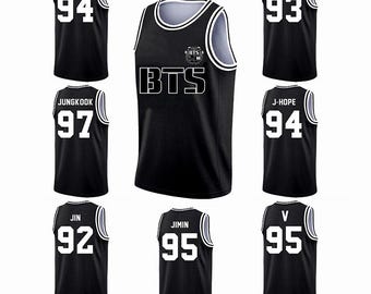 Individuell gestaltbares BTS-Basketballtrikot für Teenager, Mädchen, Frauen und Männer, personalisiertes K-Pop-Tanktop-Trikot, Konzerttrikot der Welttournee 2026 – das perfekte Geschenk für Fans