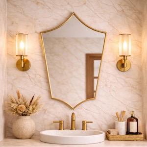 Espejo de latón con arco puntiagudo, decoración de tocador con escudo, detalle dorado para baño, tamaño personalizado.