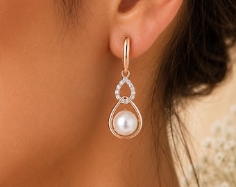 Boucles d'oreilles fines en perles d'or rose, boucles d'oreilles de mariée en forme de larme, élégantes boucles d'oreilles pendantes en perles, cadeau de demoiselle d'honneur pour elle, cadeau pour maman