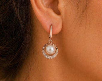 Boucles d'oreilles pendantes perle or rose, boucles d'oreilles de mariée en zircone, boucles d'oreilles pendantes Huggie, cadeau de demoiselle d'honneur, bijoux de mariage, cadeau pour la fête des mères