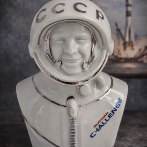 Vintage Soviet cosmonaut porcelain bust in glazed white finish, Verbilki factory, 1990s