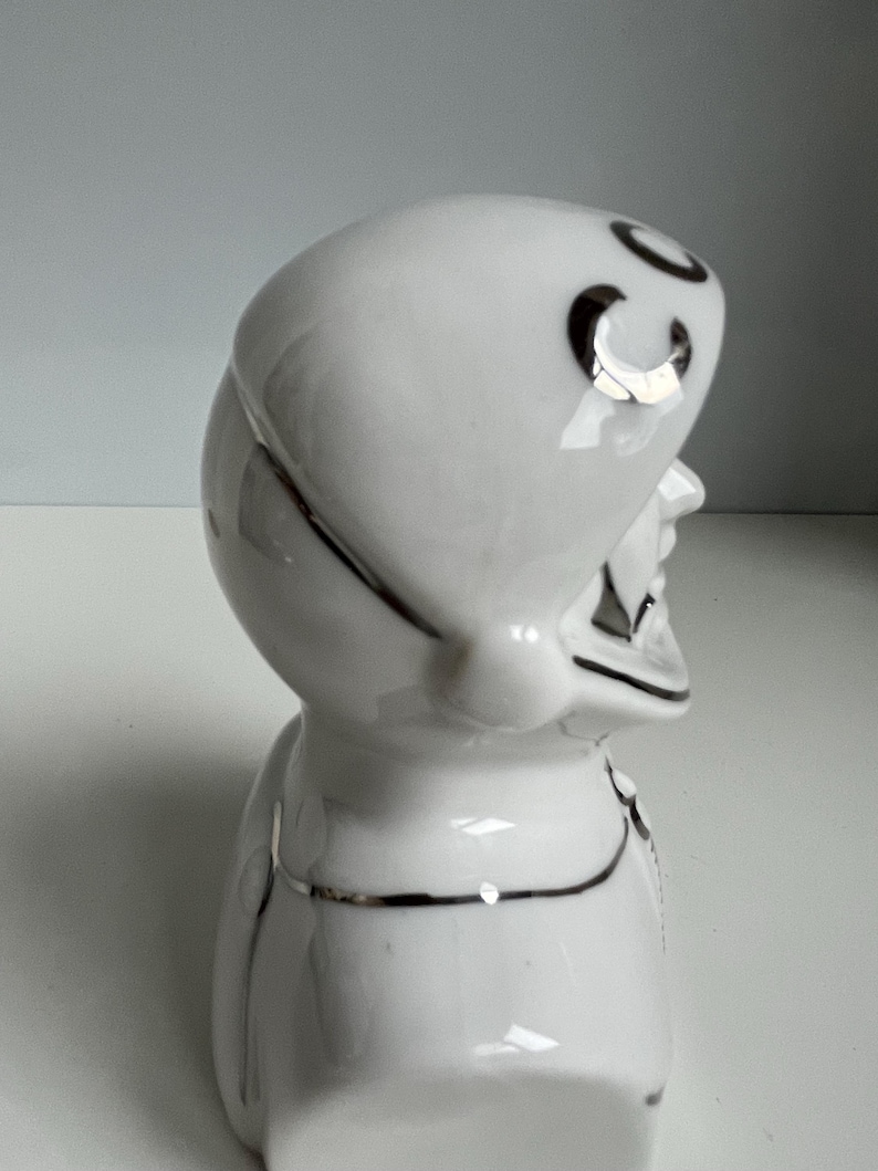 Right side profile of vintage USSR cosmonaut bust in glazed porcelain, Verbilki factory