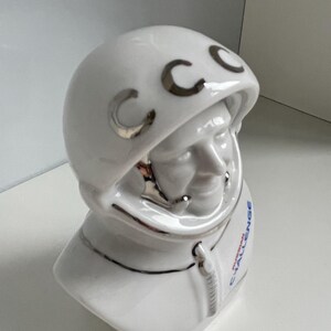 Three-quarter view of vintage Soviet cosmonaut bust inspired by Yuri Gagarin, glazed porcelain, Verbilki factory, 1990s