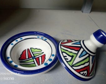 Juego de 4 pequeños tajines tradicionales marroquíes de colores. Cerámica artesanal única.