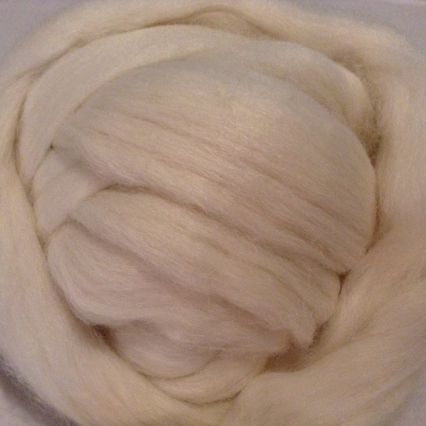 Baby Alpaca Roving, white baby Alpaca top, 100 grams of spinning delight