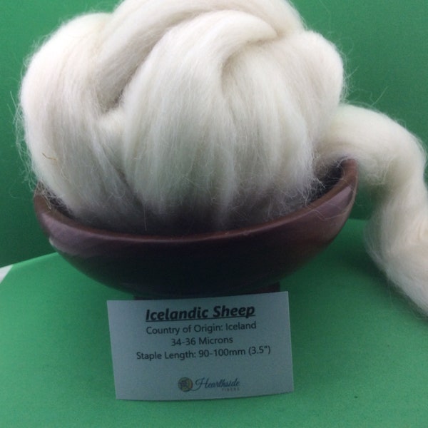 Icelandic Roving, White Icelandic Top, 100 grams, great for spinning, dyeing or felting