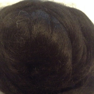 Baby Alpaca Roving, black colored baby Alpaca top, 100 grams of spinning delight