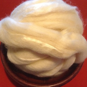 BFL/Bleached Tussah Silk Top, Roving, 100 grams of 70 percent BFL wool and 30 percent Tussah silk fiber, great for spinning or felting