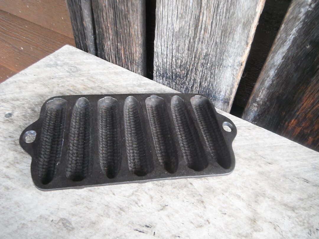 Small Vintage Cast Iron Cornbread Stick Pan Etsy