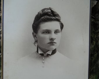 Lovely Victorian Cabinet Card Photo - Fair Complexion - Light Haired Lady in White Blouse - NY