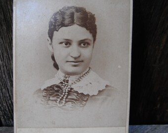 Antique Cabinet Card Photo - Stunning Lady - Lace Collar - Pearl Necklace - La Cross WI