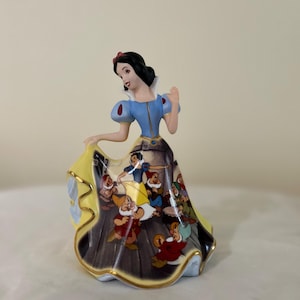 DISNEY FOREVER 2004 PORSLINSDOCKOLLEKTION (Ariel, Jasmine, Belle, Aurora, Snövit, Askungen) bild 5