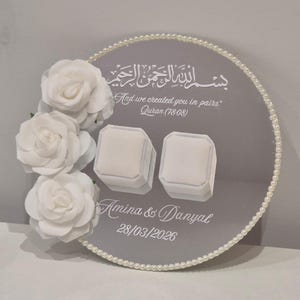 Plato de anillo de boda personalizado con espejo para Nikkah y ceremonia de compromiso. Incluye caja para anillos y flores.