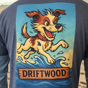 Retro hondenshirt met drijfhoutprint heren – vintage kust-T-shirt afbeelding 3