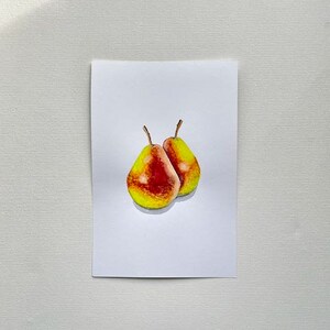 Original gelb-rote Aquarellbirnen – kaltgepresstes Papier – Illustration eines handgemalten Obststilllebens – Wanddekoration