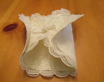 Vintage Ivory Beige Belgian Lace  Bread Loaf Cover Warmer Cloth with Tie 14" x 10" EVC No Issues Looks Never Used Gorgeous Work