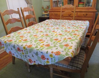 Vera Neumann VTG Oval Cotton Tablecloth Ferns Wildflowers Green Edge 56"W x 78"L & Four 15.5" Napkins Plus 4 extra w/ Fading READ See Pics