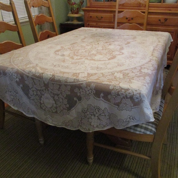 Vintage Quaker Lace Oval Tablecloth Natural Off White Art Deco Fall Fruit Grapes Pears 68 x 86 Flowers Scrolls Leaves EVC 1 Lt Stain