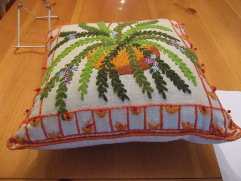 Vintage Completed Crewel Hand Embroidery Pillow from Kit EVC 13 1/2-14 70s BOHO Hanging Basket w Fern Orange Red Border Has Wear to Corners image 4