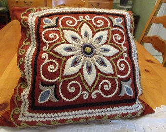 Vintage Handmade Crewel Embroidered Pillow Single 8 Petal Flower Jacobean BOHO EVC Fuzz from Yarn and Lt Wear Back Rust Beige Blue Black 20"
