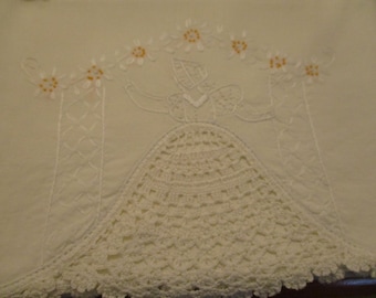 Gorgeous Hand Embroidered Southern Belle Under Arbor Pillowcase Set All White Crochet Dress Gold Centers on Flowers EVC  Lt Marks on Back