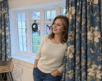 Handgemaakte denimblauwe gebloemde verduisterende katoenen linnen verduisterende gordijnen, rustieke boerderijgordijnen