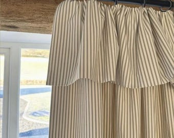 Handgemaakt beige gestreept katoenen verduisteringsgordijn – Rustieke boerenplopgordijnen met ruches