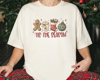 T-Shirt Tis The Season Tee Christmas Graphic Gingerbread Stocking Ornament Holiday Gift Comfort Colors Oversized Shirt