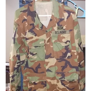 US Army BDU Camouflage Field Shirt Jacket Woodland Ripstop Medium Long Patches