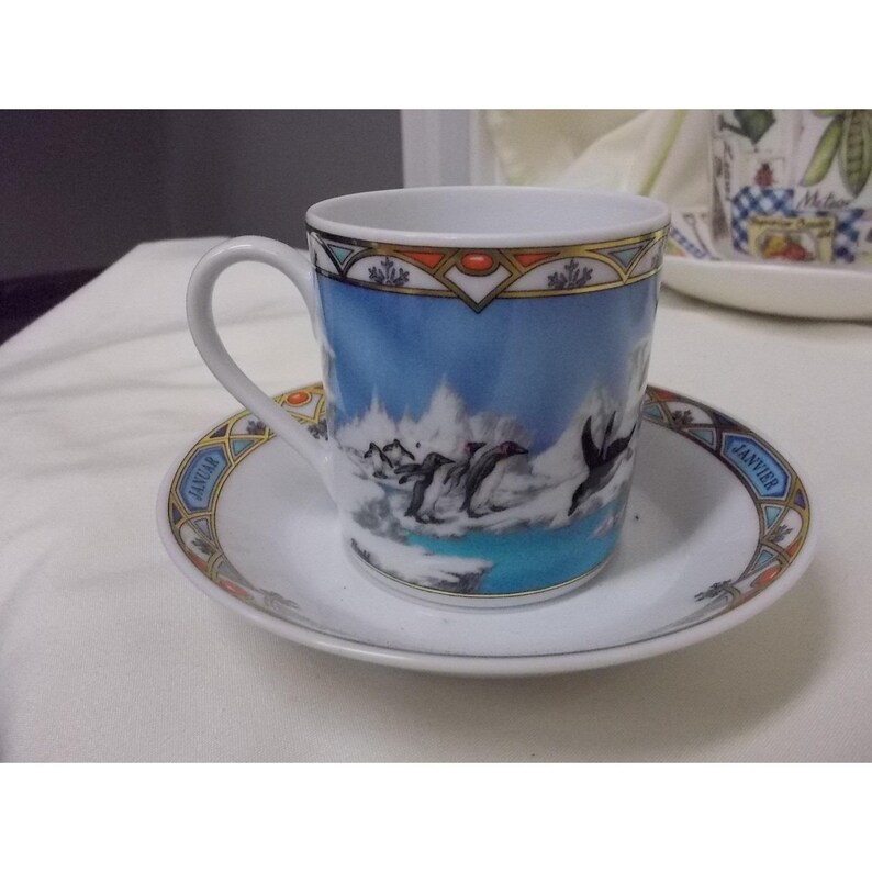 Hutschenreuther January Themen des Monats Espresso Cup Saucer Set Penguins image 1