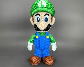 Figurine imprimée en 3D inspirée de Luigi | Texture tricotée | Modèle d'affichage en plusieurs parties | Cadeau déco pour salle de jeux