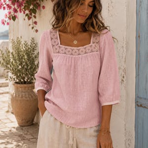 Blusa Boho Chic de Linho – Blusa Feminina com Decote Quadrado e Renda – Blusa Elegante Vintage – Estilo Mediterrâneo – Mangas 3/4