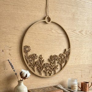 Wiesenring – Filigrane 3D-Druck Deko mit Blumenmotiv für Wand oder Tür, Minimalistisch, Moderne Deko, Perfekt für Frühling & Sommer