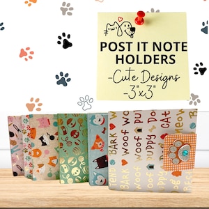Puede incluir: Una colección de sujetapapeles Post-it con diseños bonitos, cada uno de 7,6 x 7,6 cm. Los sujetapapeles presentan varios patrones con temas de animales, incluyendo gatos, perros y huellas de patas. Un Post-it amarillo con texto está fijado en el fondo.