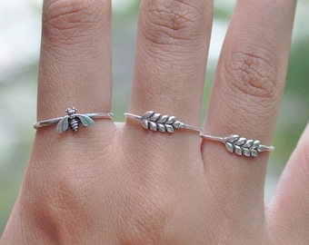 Oxidized sterling silver leaf ring | Dainty stacking everyday ring