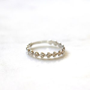 Silver Dainty Olive Leaves Stacking Band, 925 Leaf Thumb Ring,  Silver Olive Leaf Ring, Minimalist Ring for Everyday Use