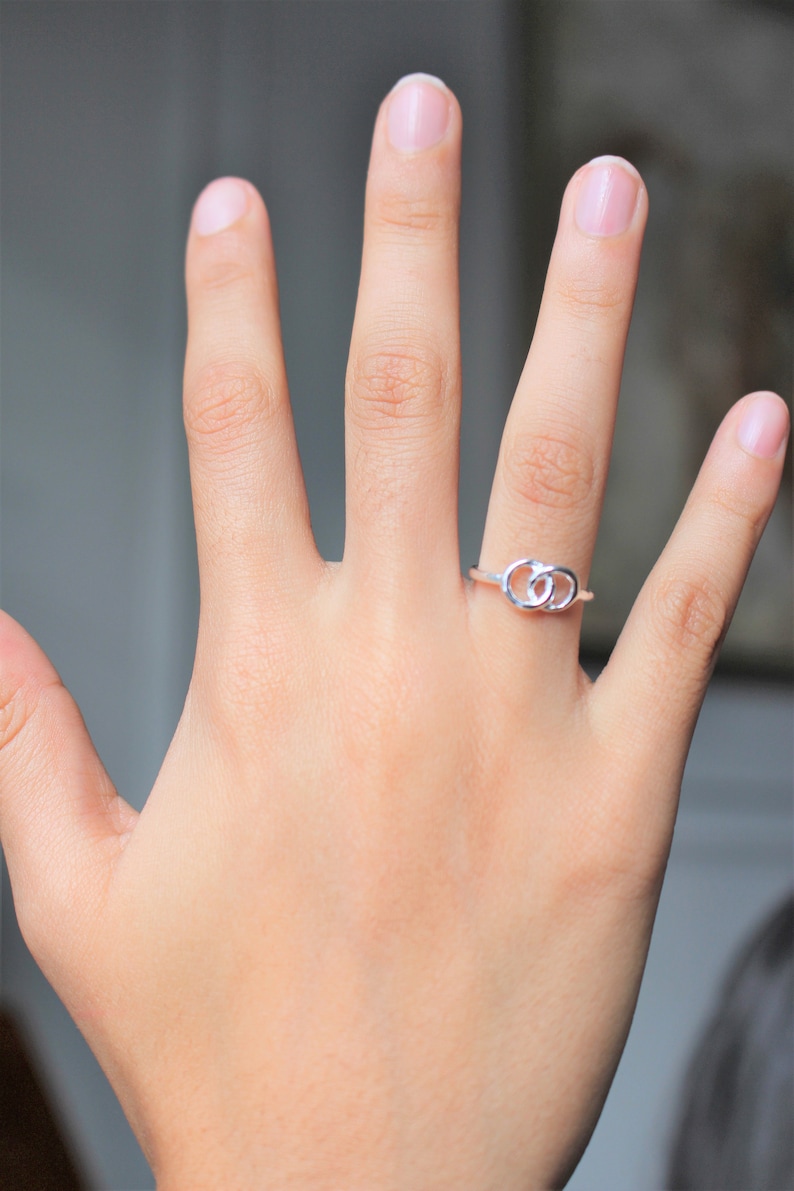 Sterling Silver Trendy Ring Geometric Circular Link Dainty