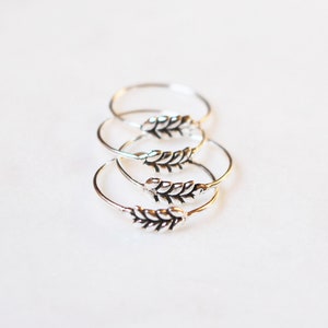 Oxidized sterling silver leaf ring Dainty stacking everyday ring image 6