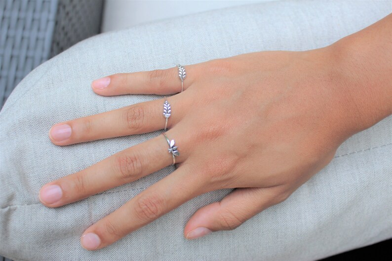 Oxidized sterling silver leaf ring Dainty stacking everyday ring image 3