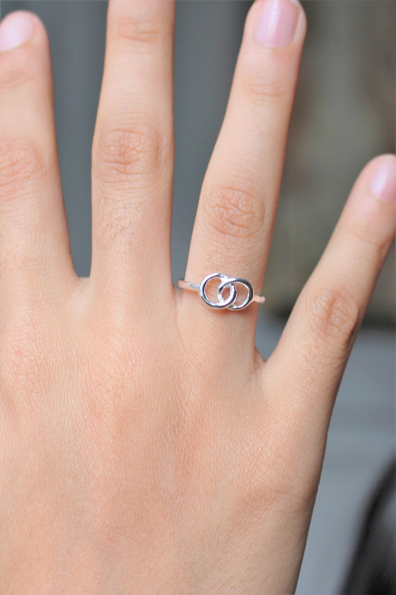 Sterling Silver Trendy Ring Geometric Circular Link Dainty