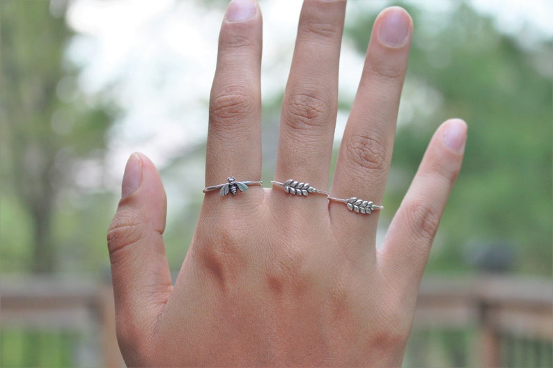 Oxidized sterling silver leaf ring Dainty stacking everyday ring image 1