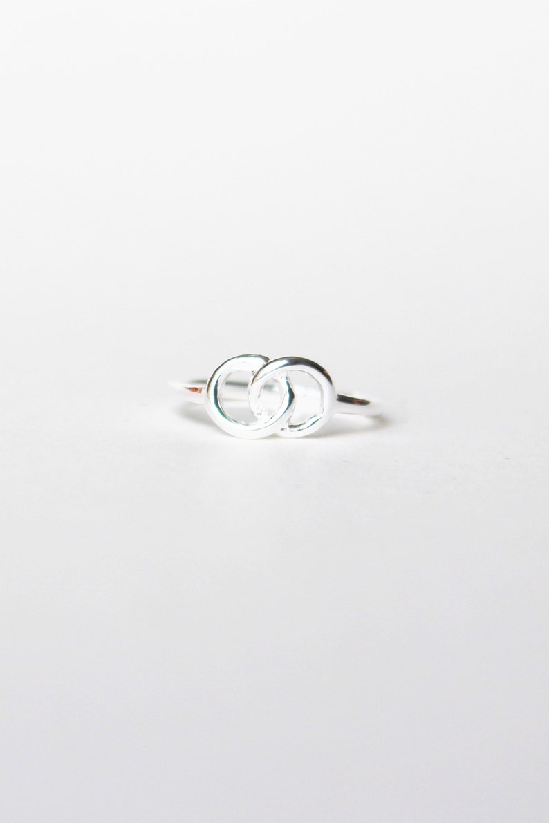 Sterling Silver Trendy Ring Geometric Circular Link Dainty