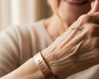 女性用関節炎ブレスレット、純銅ヒーリングブレスレット、関節炎予防ウェルネスギフト、女性用銅カフ、100%銅ウェルネスブレスレット