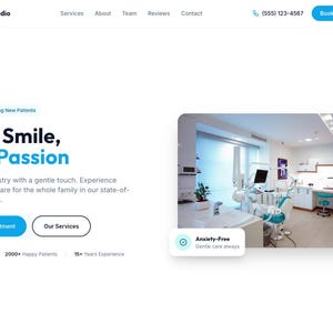 Może przedstawiać: Zrzut ekranu strony internetowej Smile Studio, gabinetu stomatologicznego. Strona zawiera tekst "Your Smile, Our Passion" oraz nowoczesne wnętrze gabinetu dentystycznego. Widoczne są przyciski "Book Appointment" i "Our Services".