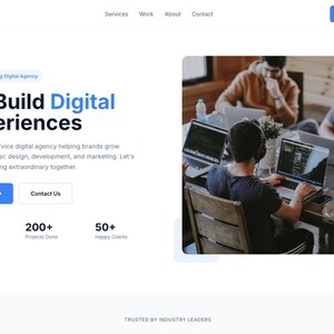 Może przedstawiać: Strona docelowa witryny internetowej dla Vertex, agencji cyfrowej. Strona zawiera pogrubiony tekst „We Build Digital Experiences”. Obraz przedstawia osoby pracujące na laptopach. Strona zawiera również wezwania do działania i statystyki.